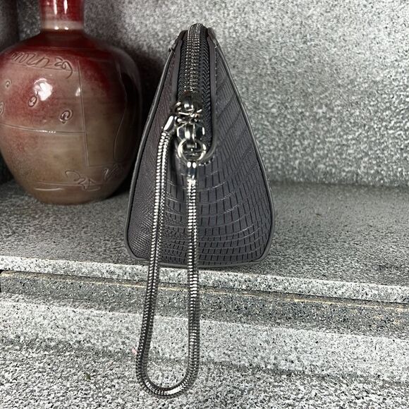 Forever 21 Gray Faux Textured Leather Hard Pouch Clutch Wristlet - Picture 2 of 6